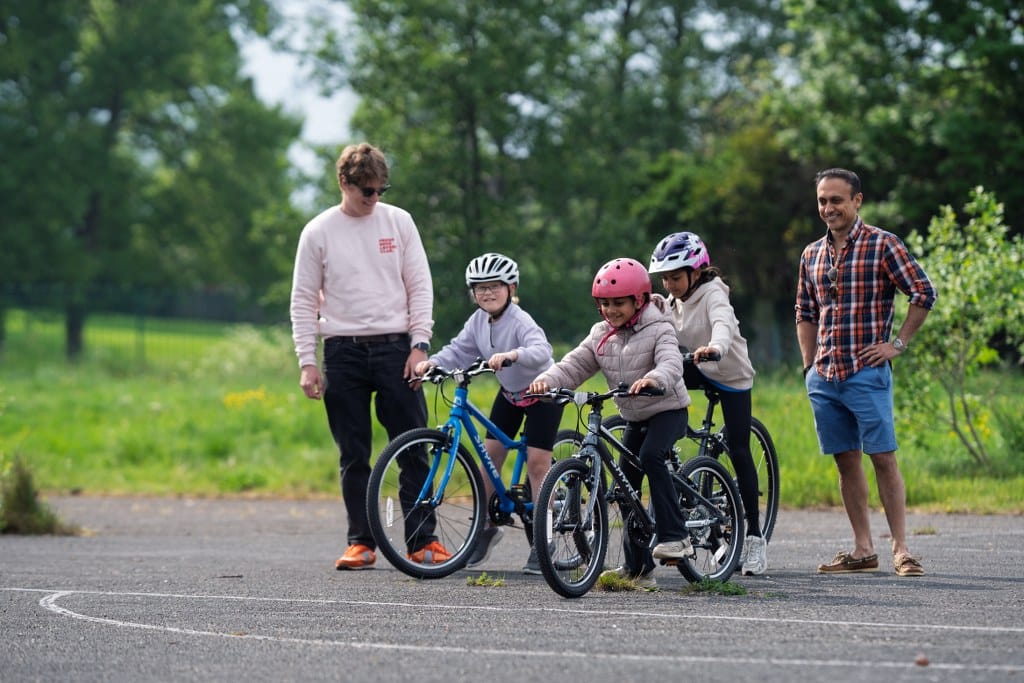 School run, park loop, big weekend — one bike does it all.